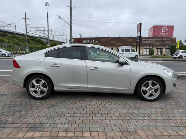 ボルボ Ｓ６０ ＤＲＩＶＥ H23年 (東海) 99