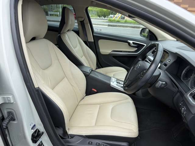 ボルボ Ｓ６０ ＤＲＩＶＥ H23年 (東海) 99