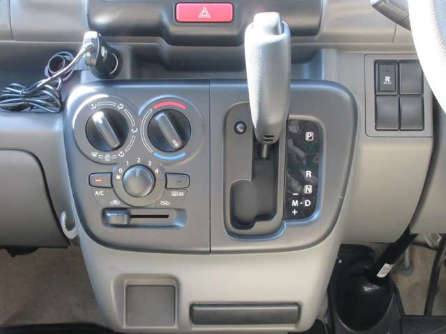 三菱 ミニキャブバン ６６０ ブラボー ターボ ハイルーフ ４ＷＤ H27年 (東海) 99