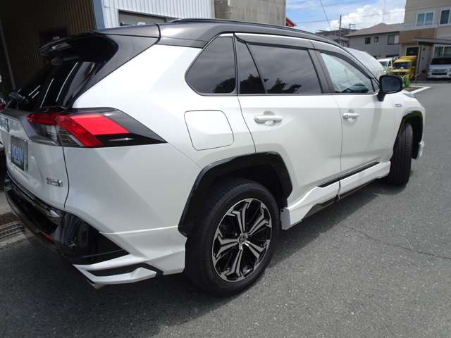トヨタ ＲＡＶ４　ＰＨＶ ２．５ ブラック トーン Ｅ－ＦＯＵＲ ４ＷＤ R3年 (東海) 99