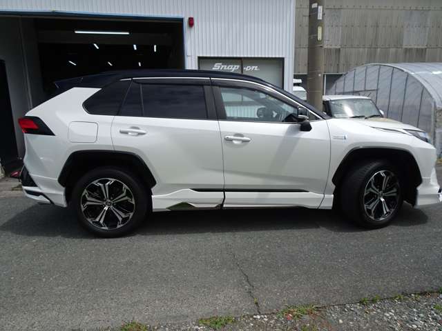 トヨタ ＲＡＶ４　ＰＨＶ ２．５ ブラック トーン Ｅ－ＦＯＵＲ ４ＷＤ R3年 (東海) 99