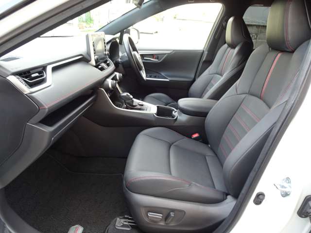 トヨタ ＲＡＶ４　ＰＨＶ ２．５ ブラック トーン Ｅ－ＦＯＵＲ ４ＷＤ R3年 (東海) 99