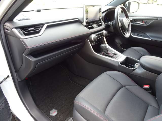 トヨタ ＲＡＶ４　ＰＨＶ ２．５ ブラック トーン Ｅ－ＦＯＵＲ ４ＷＤ R3年 (東海) 99