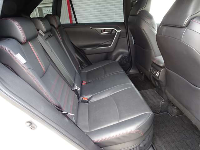 トヨタ ＲＡＶ４　ＰＨＶ ２．５ ブラック トーン Ｅ－ＦＯＵＲ ４ＷＤ R3年 (東海) 99