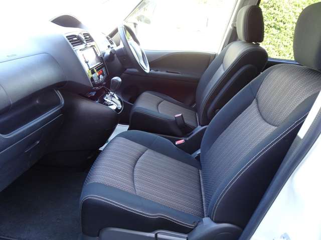 日産 セレナ ２．０ ハイウェイスター Ｖセレクション＋ＳＡＦＥＴＹ Ｓ－ＨＹＢＲＩＤ H27年 (東海) 99