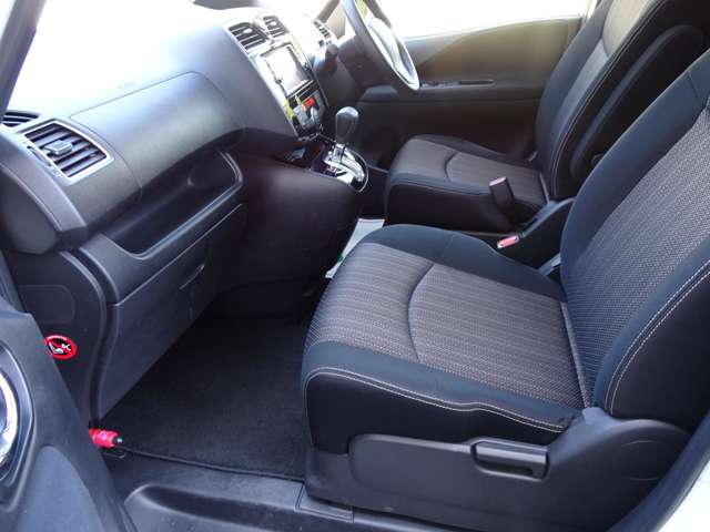 日産 セレナ ２．０ ハイウェイスター Ｖセレクション＋ＳＡＦＥＴＹ Ｓ－ＨＹＢＲＩＤ H27年 (東海) 99