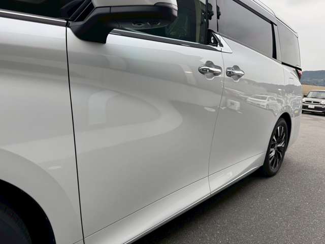 トヨタ アルファード　ハイブリッド ハイブリッド ２．５ スペーシャス ラウンジ Ｅ－ＦＯＵＲ ４ＷＤ R7年 (東海) 99