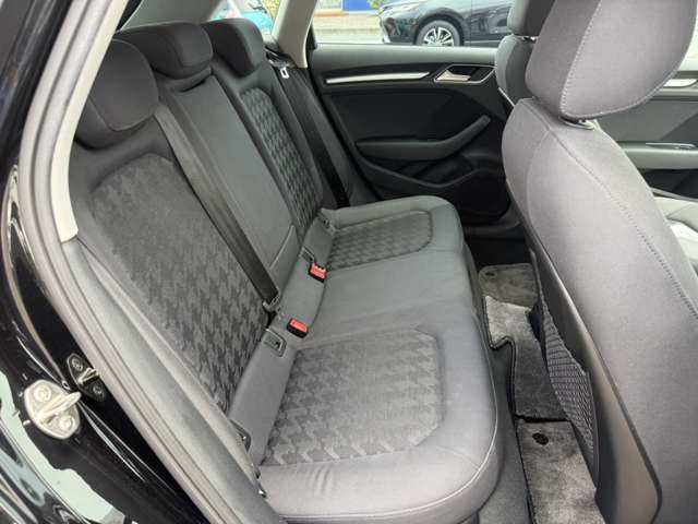 アウディ Ａ３　スポーツバック １．４　ＴＦＳＩ H27年 (東海) 99
