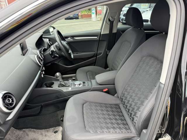 アウディ Ａ３　スポーツバック １．４　ＴＦＳＩ H27年 (東海) 99