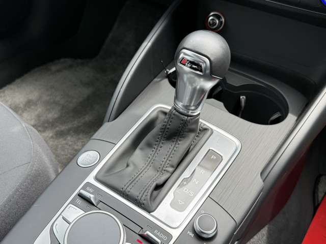 アウディ Ａ３　スポーツバック １．４　ＴＦＳＩ H27年 (東海) 99