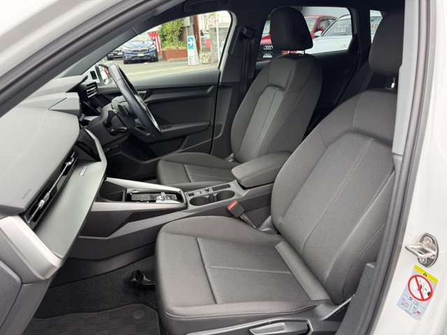 アウディ Ａ３　スポーツバック ３０　ＴＦＳＩ R3年 (東海) 99