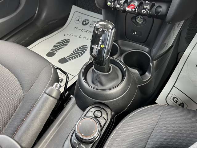 ミニ ミニ クーパー ５ドア ＤＣＴ R1年 (東海) 99