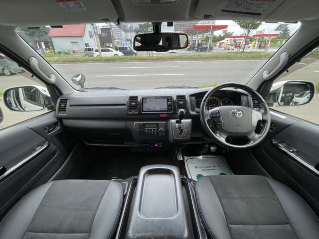 トヨタ ハイエースバン ３．０ スーパーＧＬ ダークプライム ロングボディ ディーゼルターボ ４ＷＤ H29年 (北海道) 99