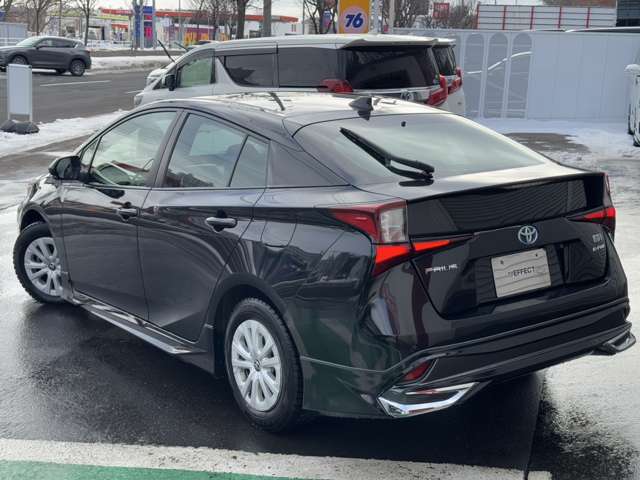 トヨタ プリウス １．８ Ｓ Ｅ－ＦＯＵＲ ４ＷＤ R2年 (北海道) 99