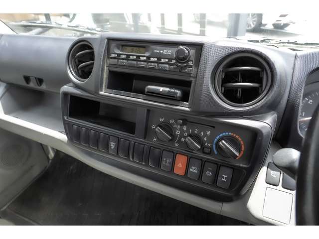 日野自動車 デュトロ ４．０ フルジャストロー ディーゼルターボ ４ＷＤ H27年 (北海道) 99