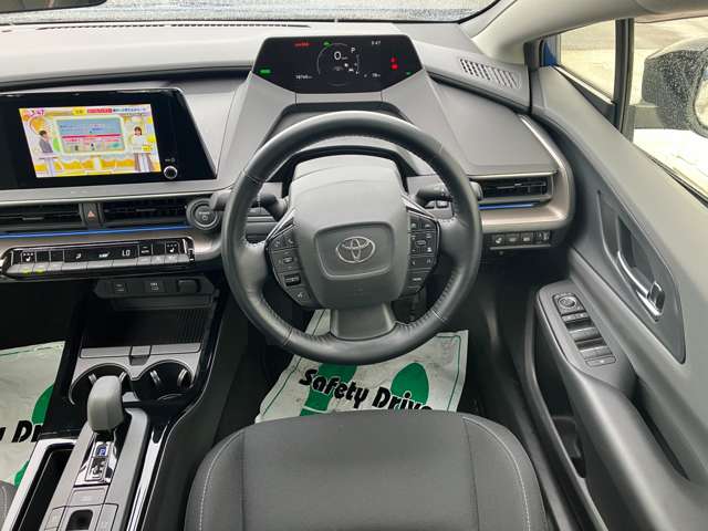 トヨタ プリウス １．８ Ｕ Ｅ－ＦＯＵＲ ４ＷＤ R5年 (北海道) 99