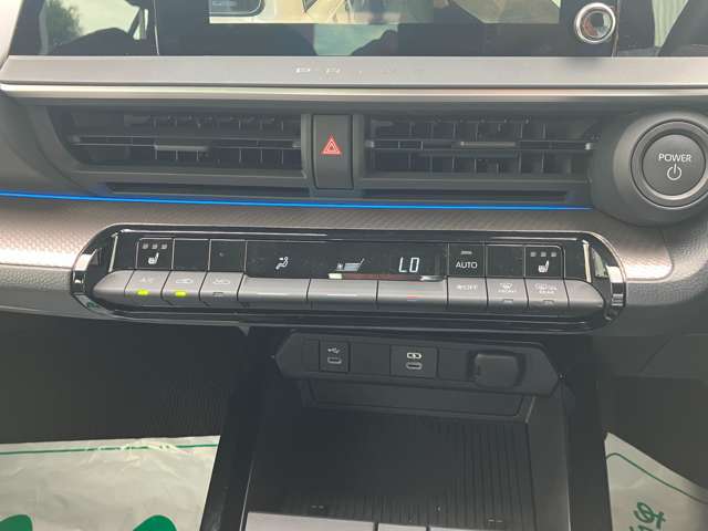 トヨタ プリウス １．８ Ｕ Ｅ－ＦＯＵＲ ４ＷＤ R5年 (北海道) 99