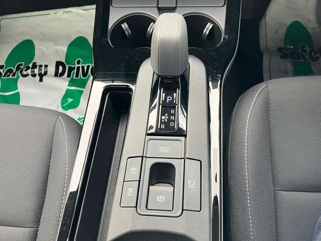 トヨタ プリウス １．８ Ｕ Ｅ－ＦＯＵＲ ４ＷＤ R5年 (北海道) 99