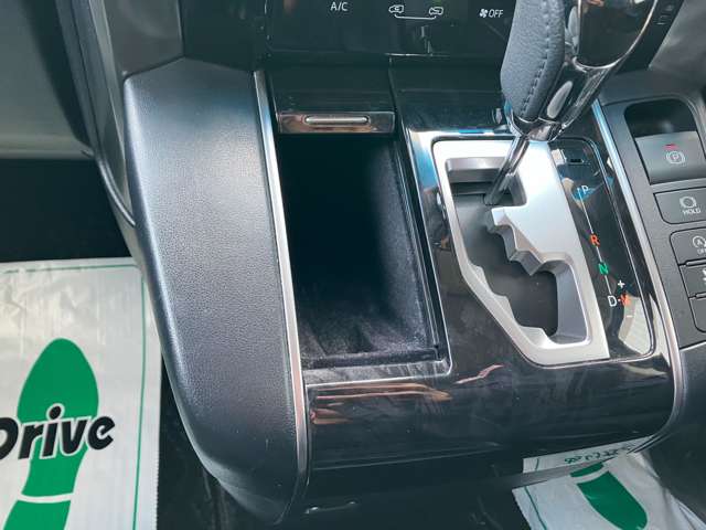 トヨタ アルファード ２．５ Ｓ ４ＷＤ R4年 (北海道) 99