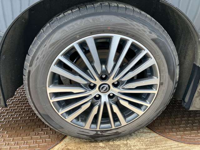 日産 エルグランド ２．５ ２５０ハイウェイスターＳ ４ＷＤ R5年 (北海道) 99