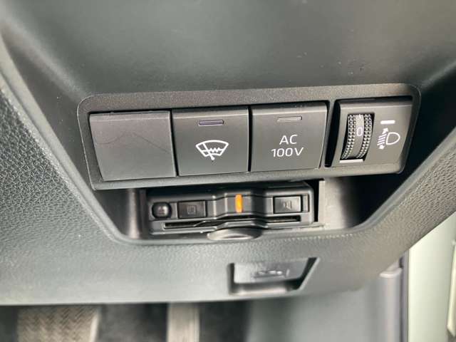 トヨタ アクア １．５ Ｘ Ｅ－ＦＯＵＲ ４ＷＤ R5年 (北海道) 99