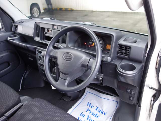 ダイハツ ハイゼットカーゴ ６６０ スローパー リヤシートレス仕様 折リ畳ミ補助シート付キ ４ＷＤ H30年 (北海道) 99