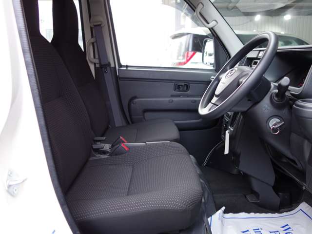 ダイハツ ハイゼットカーゴ ６６０ スローパー リヤシートレス仕様 折リ畳ミ補助シート付キ ４ＷＤ H30年 (北海道) 99