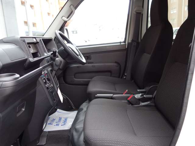 ダイハツ ハイゼットカーゴ ６６０ スローパー リヤシートレス仕様 折リ畳ミ補助シート付キ ４ＷＤ H30年 (北海道) 99