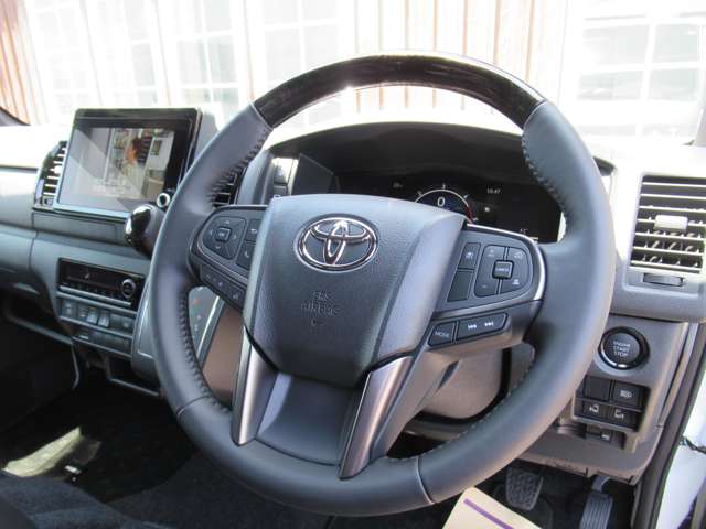 トヨタ ハイエースバン ２．８ スーパーＧＬ ダークプライムＩＩ ロングボディ ディーゼルターボ ４ＷＤ R8年 (北海道) 99