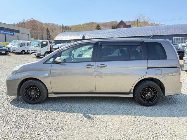 トヨタ アイシス １．８ プラタナ ウェルキャブ 助手席リフトアップシート車 Ａタイプ ４ＷＤ H25年 (北海道) 99