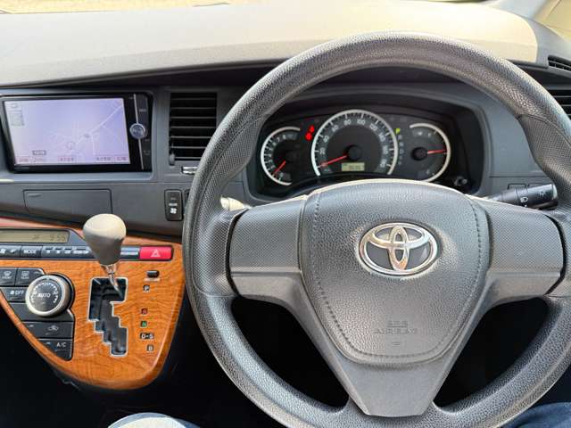 トヨタ アイシス １．８ プラタナ ウェルキャブ 助手席リフトアップシート車 Ａタイプ ４ＷＤ H25年 (北海道) 99