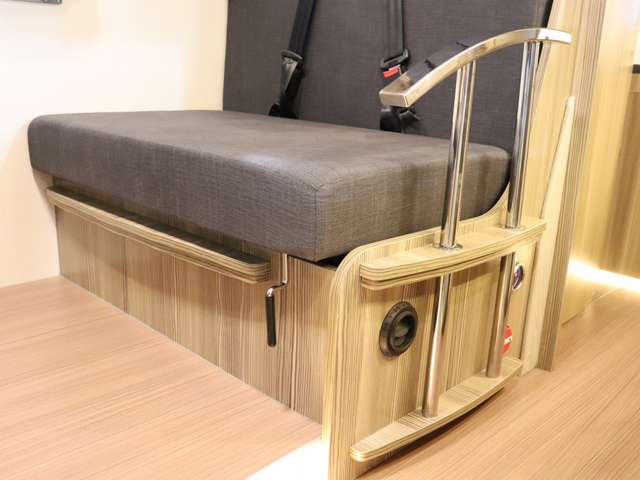 トヨタ カムロード キャンピング R4年 (北海道) 99
