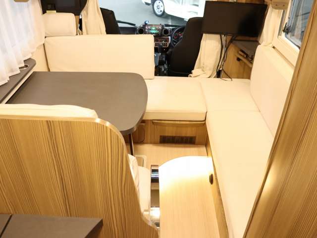トヨタ カムロード キャンピング R5年 (北海道) 99
