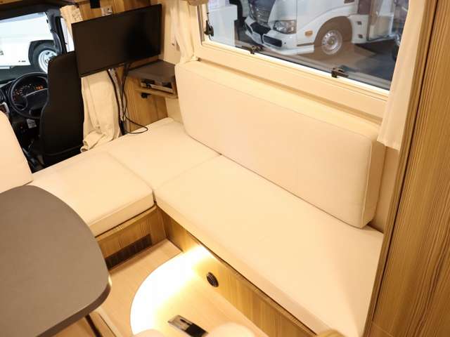 トヨタ カムロード キャンピング R5年 (北海道) 99