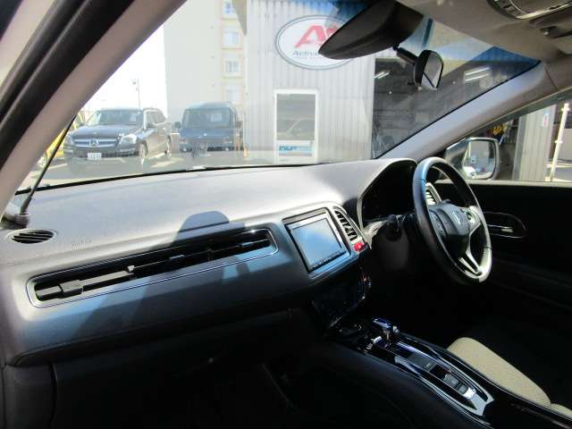 ホンダ ヴェゼル １．５ ハイブリッド Ｘ ４ＷＤ H27年 (北海道) 99