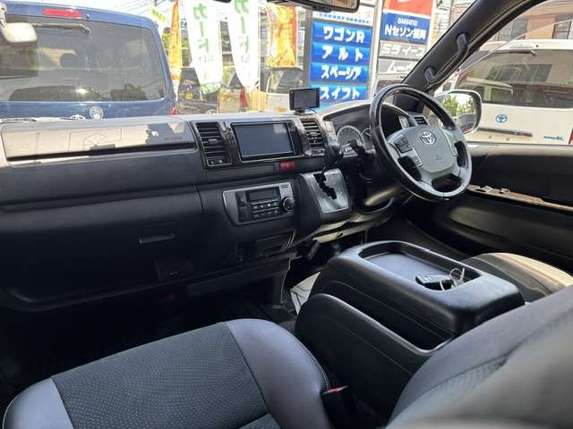 トヨタ ハイエースバン ２．８ スーパーＧＬ ダークプライムＩＩ ロングボディ ディーゼルターボ R1年 (九州・沖縄) 99