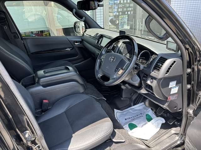 トヨタ ハイエースバン ２．８ スーパーＧＬ ダークプライムＩＩ ロングボディ ディーゼルターボ R1年 (九州・沖縄) 99