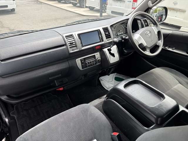トヨタ ハイエースバン ２．８ スーパーＧＬ ロング ディーゼルターボ H30年 (九州・沖縄) 99