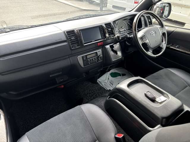 トヨタ ハイエースバン ２．８ スーパーＧＬ ダークプライムＩＩ ロングボディ ディーゼルターボ R2年 (九州・沖縄) 99
