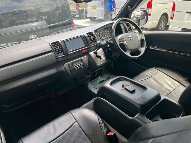 トヨタ ハイエースバン ２．８ スーパーＧＬ ダークプライムＩＩ ロングボディ ディーゼルターボ R2年 (九州・沖縄) 99