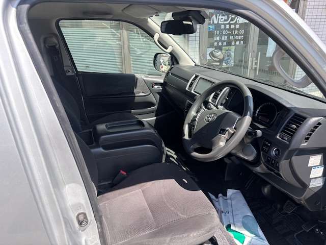 トヨタ ハイエースバン ２．８ スーパーＧＬ ロング ディーゼルターボ H30年 (九州・沖縄) 99