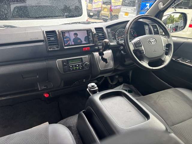 トヨタ ハイエースバン ２．８ スーパーＧＬ ダークプライム ロングボディ ディーゼルターボ H30年 (九州・沖縄) 99