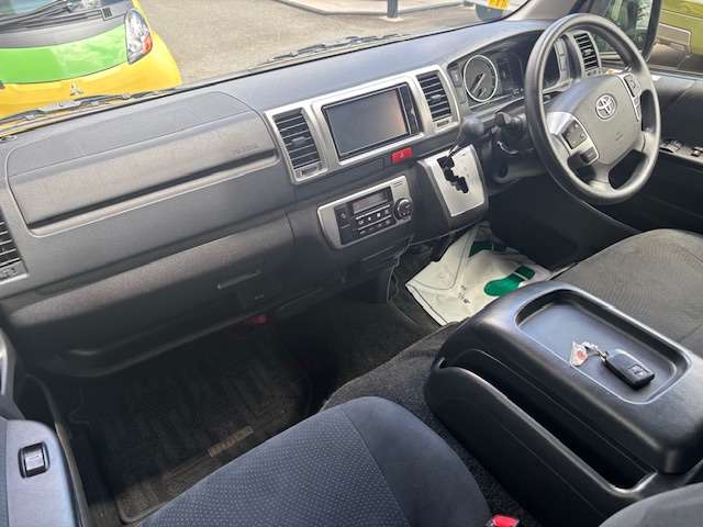 トヨタ ハイエースバン ２．８ スーパーＧＬ ロング ディーゼルターボ R2年 (九州・沖縄) 99