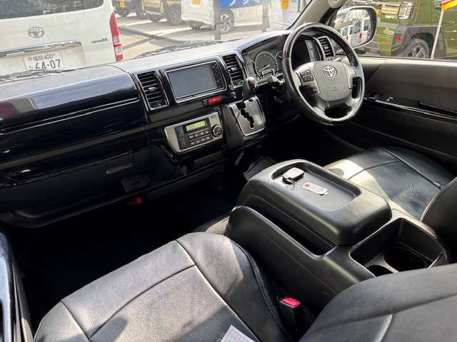 トヨタ ハイエースバン ３．０ スーパーＧＬ ダークプライム ロングボディ ディーゼルターボ H28年 (九州・沖縄) 99