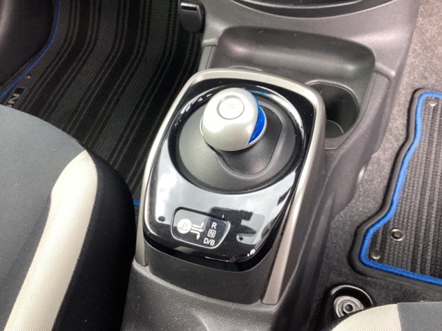 日産 ノート １．２ Ｅ－ＰＯＷＥＲ Ｘ H29年 (九州・沖縄) 99