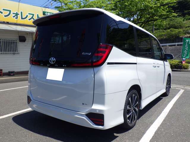 トヨタ ノア １．８ ハイブリッド Ｓ－Ｚ R8年 (九州・沖縄) 99