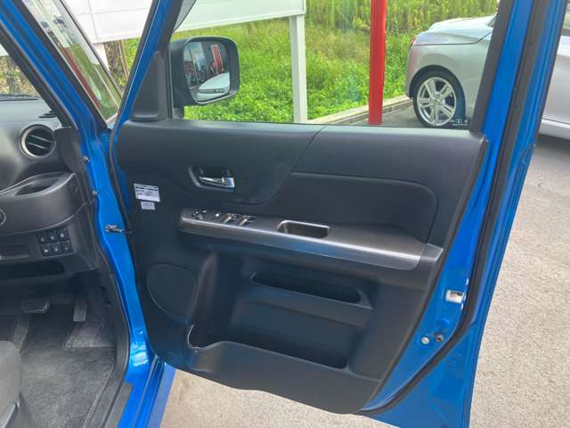 スズキ スペーシア ６６０ カスタム Ｚ ユーティリティパッケージ デュアルカメラブレーキサポート装着車 H30年 (近畿) 99
