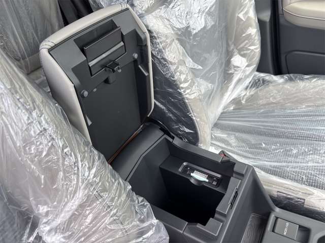 スバル フォレスター　ハイブリッド ２．５ プレミアム Ｓ：ＨＥＶ ＥＸ ４ＷＤ R8年 (近畿) 99