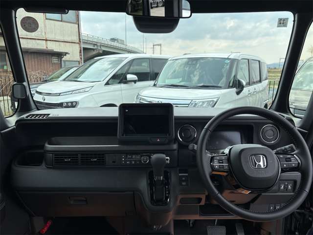 ホンダ Ｎ　ＢＯＸ カスタム ６６０ コーディネートスタイル ２トーン R7年 (近畿) 99
