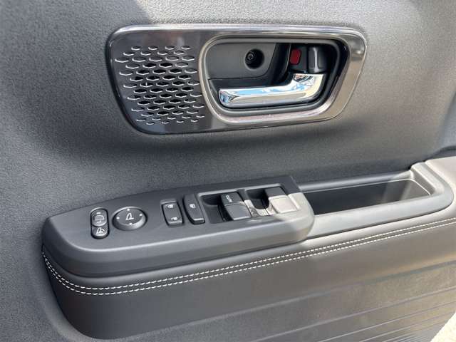 ホンダ Ｎ　ＢＯＸ カスタム ６６０ ターボ コーディネートスタイル ２トーン R7年 (近畿) 99